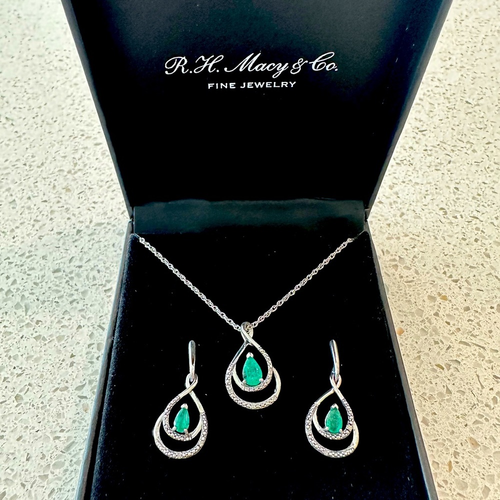 Macy’s Fine Jewelry. Necklace & matching earrings boxed set.